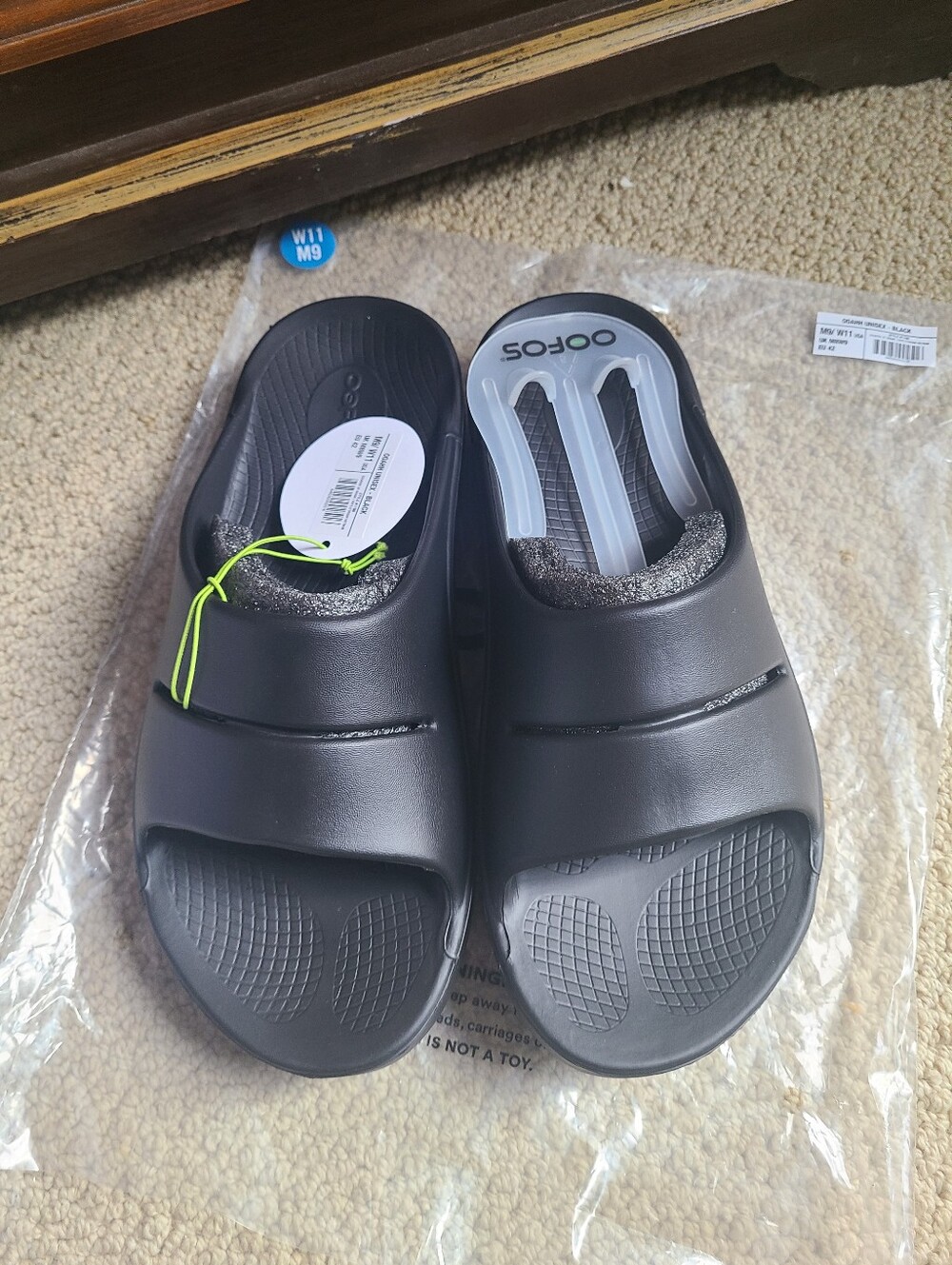 OOFOS Black OOAhh Slide Unisex